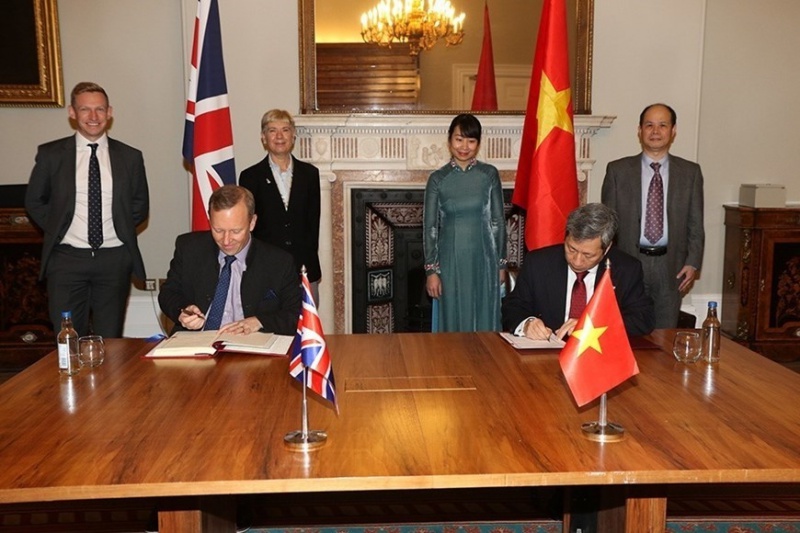 5355_vietnam-uk-sign-fta1_800